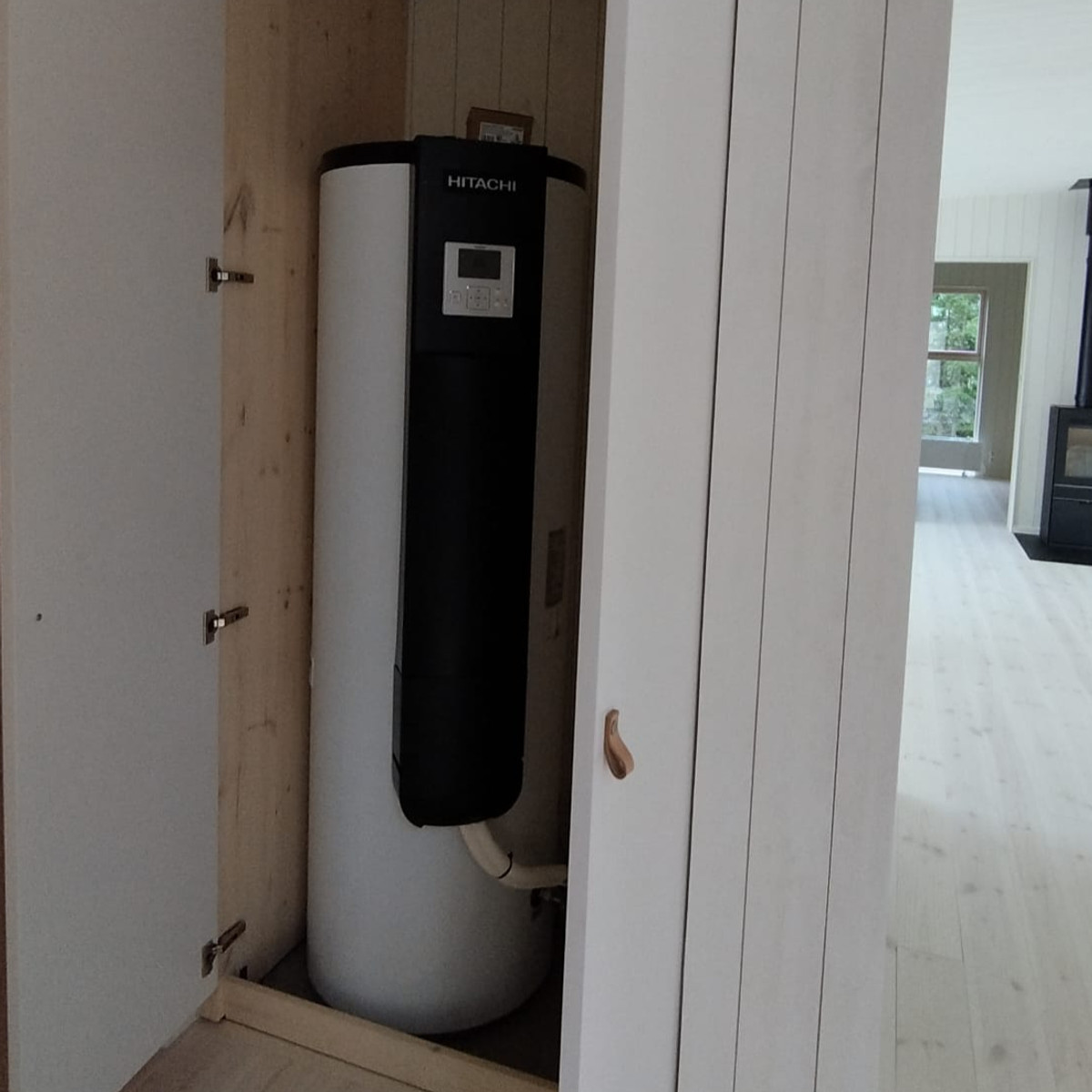 Hitachi Yutampo i sommarhus med kamin